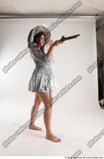 LUCI_AVIOL LADY WITH GUN